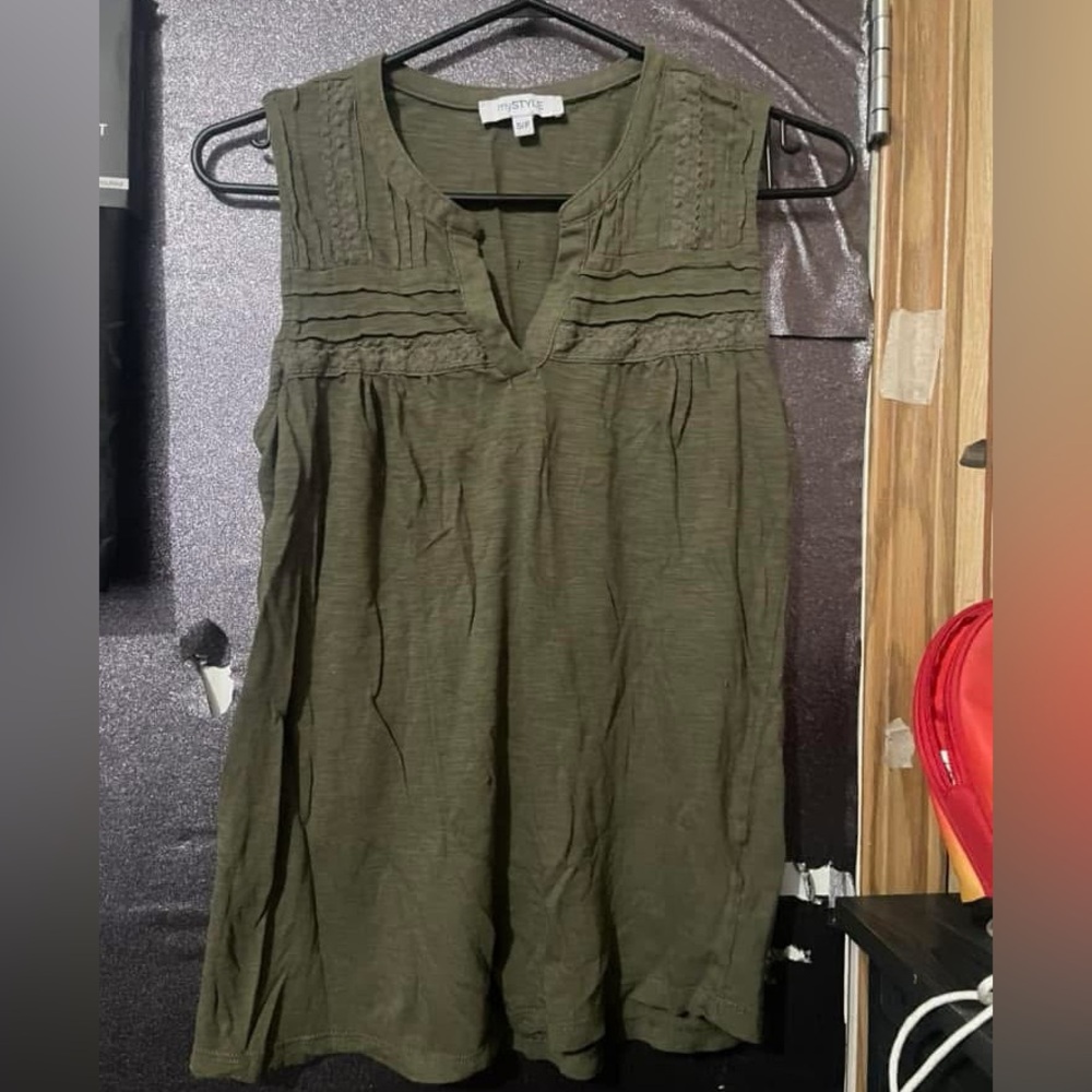 Apt. 9 Green Pleated Relaxed Tunic Top